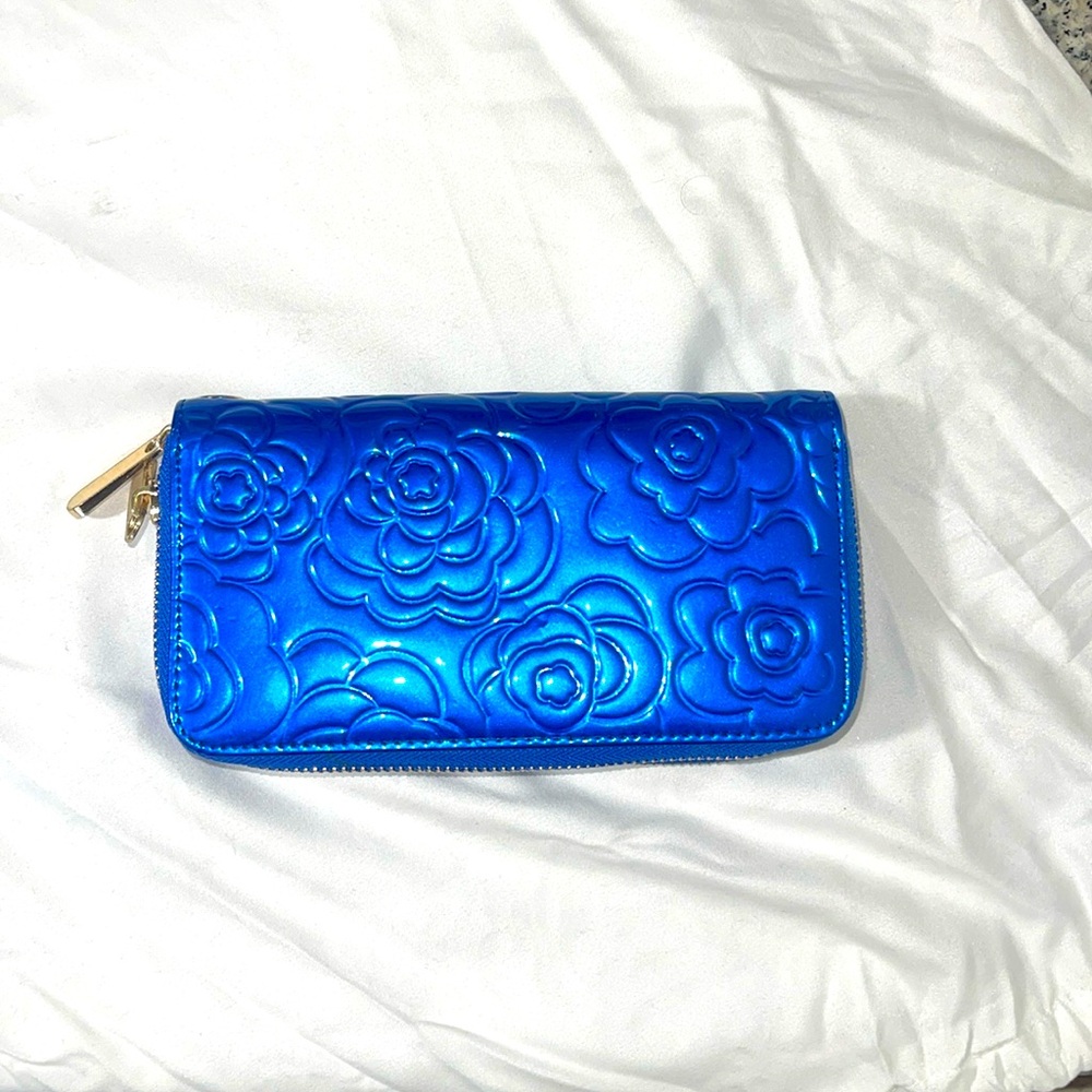 Women’s double zip wallet
